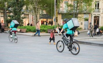 livreurs à vélo deliveroo