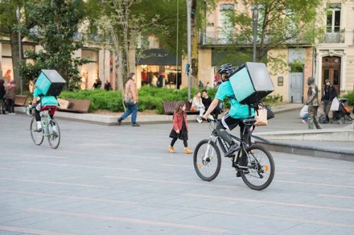 livreurs à vélo deliveroo