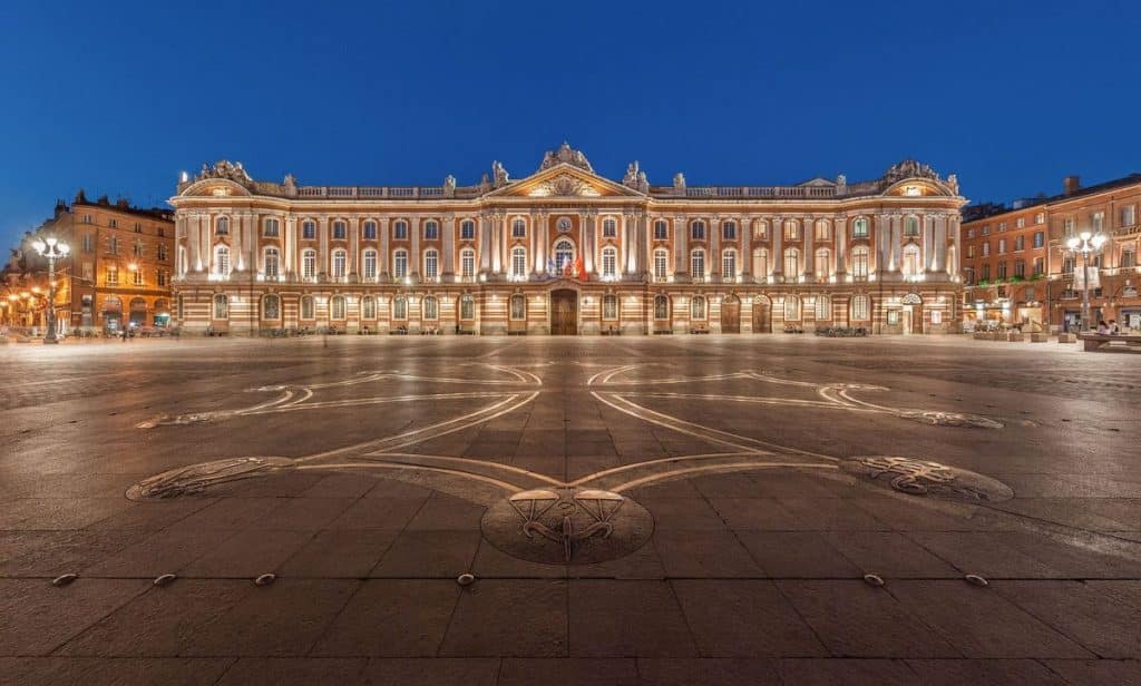 Toulouse place du Capitole de nuit