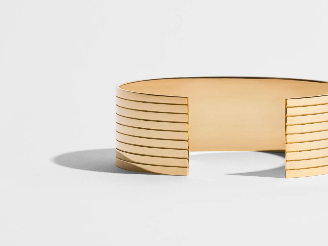 JEM_C07_BY04_collection_sillons_or_manchette_ethique_fairmined_ethical_gold_cuff-©Iris-Rey