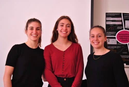 Lucille Marin, Alice Rousseau et Marine Tellier (de gauche à droite) représenteront la France à l'ISEF Phoenix. Crédit Photo : Damien Irié