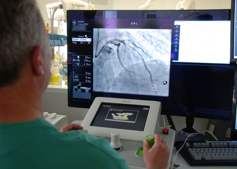 Grace à la présence d'un robot en cardiologie interventionnelle, l'angioplastie est révolutionné ( crédit: Kenza Gdx )