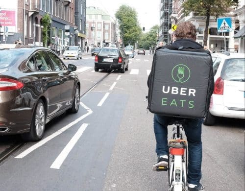 Archipel Citoyen propose une prime de 50 à 100 euros pour la protection des livreurs à vélo ©Franklin Heijnen