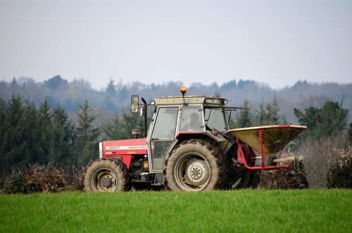 tracteur aux champs