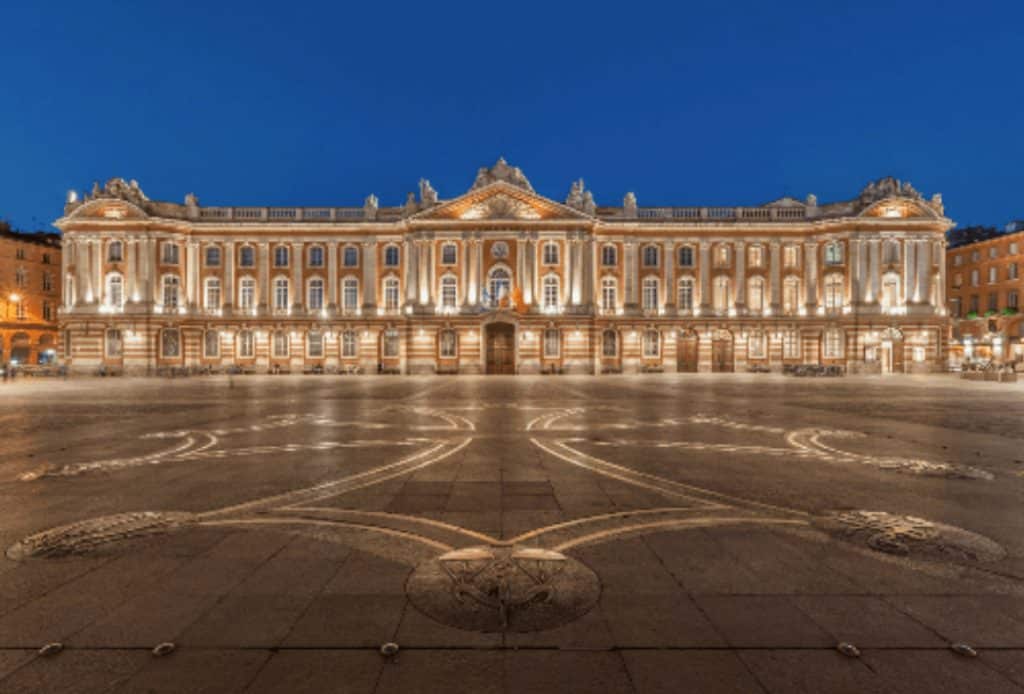 Place du Capitole de nuit à Toulouse