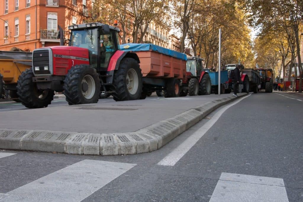 Manifestation_agriculteurs_Toulouse_(07_novembre_2014)_-_Tracteurs_à_Jean_Jaurès