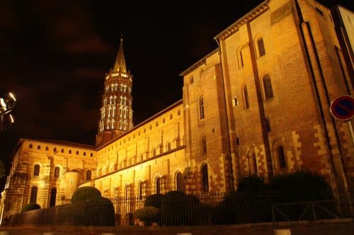 Toulouse-Basilique-Saint-Sernin-nuit