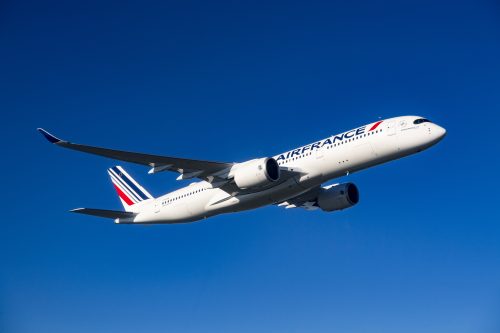 Air France-KLM, Total, ADP et Airbus ont réalisé le premier vol long-courrier avec du carburant durable produit en France ©Airbus-SAS-scaled