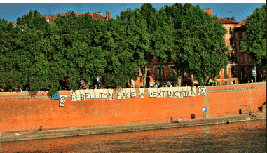 Action de Extinction Rebellion Toulouse et Youth For Climate Toulouse