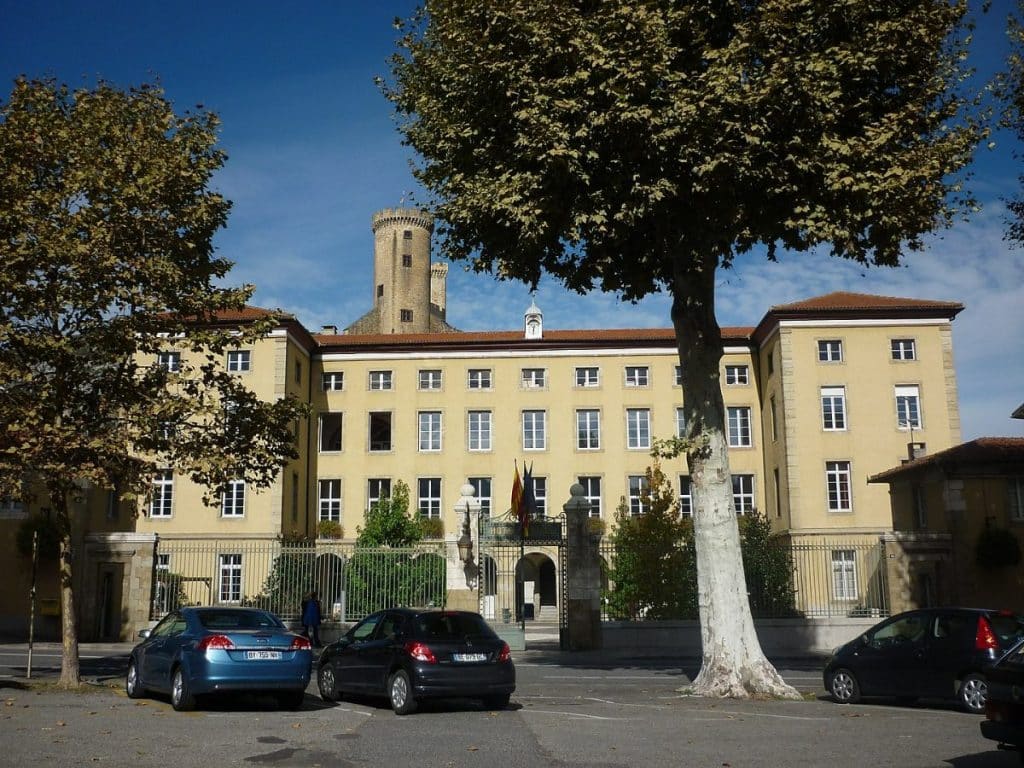 La mairie de Foix, en Ariège, participe à l'Orange Day, contre les violences faites aux femmes ©Jean-Louis Venet