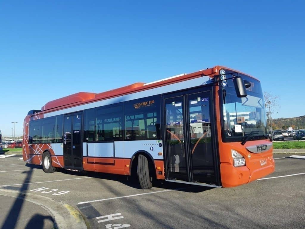 Les 45 nouveaux bus de Tisseo arborent des teintes brique et pastel ©Félix Marchet SoFlash Production Tisséo Collectivités
