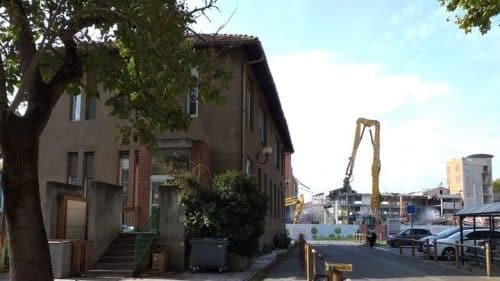 Les occupants du pavillon Nanta de l'hôpital La Grave de Toulouse, promis à la démolition, demandent à être relogés ©DAL31