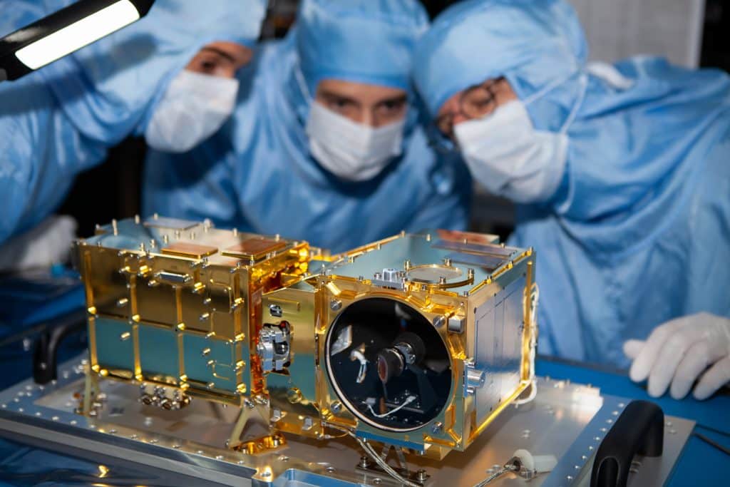 La SuperCam du Rover Perseverance, lors d'un test à l'Institut de recherche en astrophysique et planétologie de Toulouse, en 2018 © CNES TRONQUART Nicolas