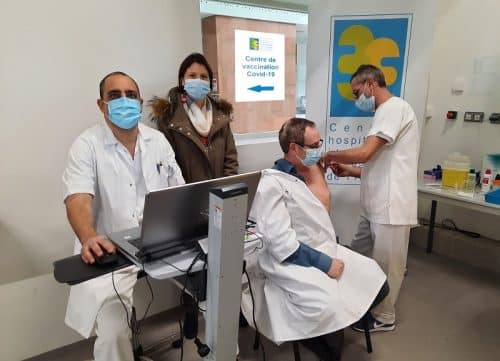 La vaccination anti Covid-19 du personnel du Centre hospitalier intercommunal des vallées de l’Ariège a débuté ©Chiva