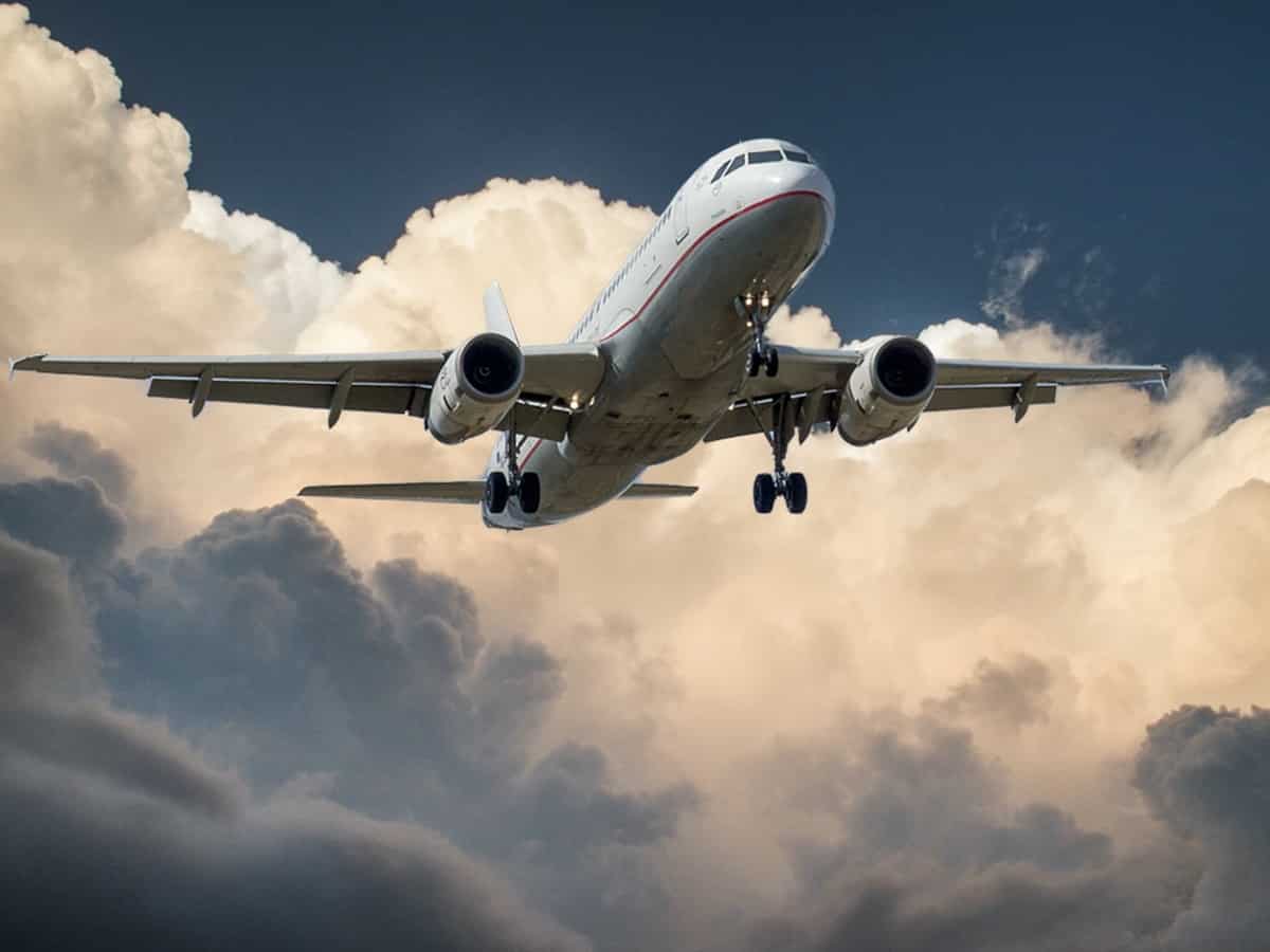 La tribune de Jean-Marc Sanchez, président de Daux environnement, contre les nuisances sonores au nord de l'aéroport Toulouse-Blagnac ©CC0 Domaine public