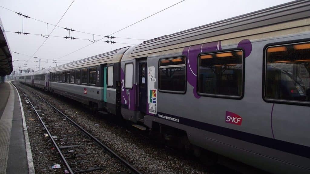 SNCF Réseau annonce l'interromption du trafic des trains entre Paris et Toulouse pendant les ponts de mai @Smiley.toerist