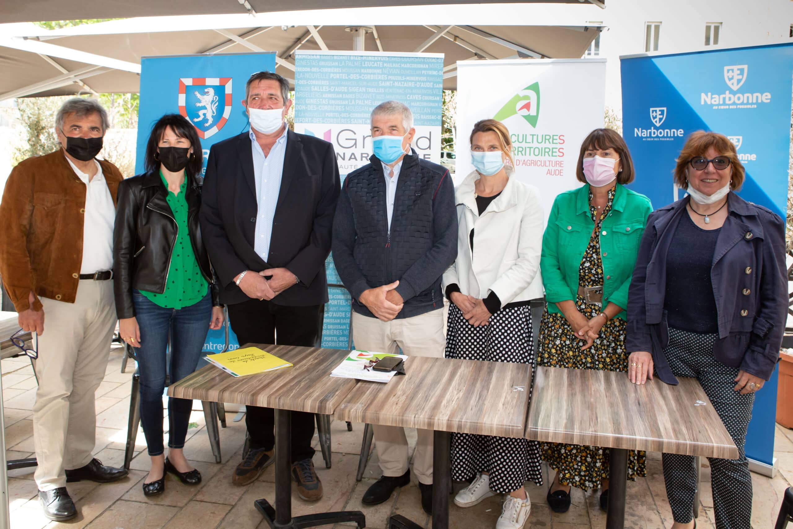 Les représentants de la ville de Narbonne, du Grand Narbonne et de l'association des marchés des producteurs du pays de l'Aude qui ont organisé ces évènements. ©Mairie de Narbonne