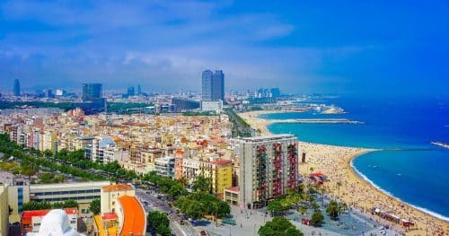 L'Espagne et Barcelone rouvrent leurs plages aux touristes vaccinés. Licence Pixabay