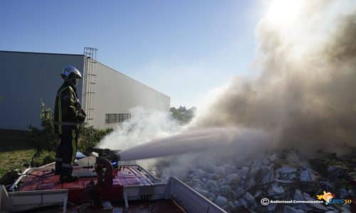 feu milhaud gard incendie