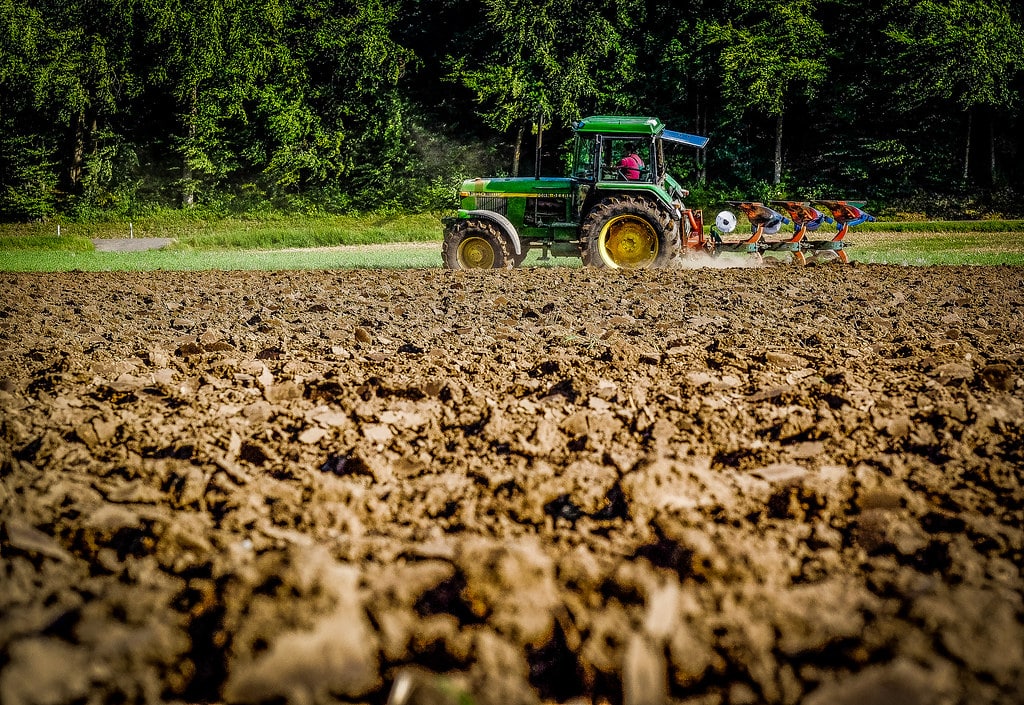 agriculture-champs-tracteur-agricole