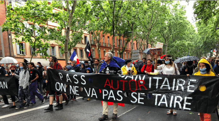 Manifestation contre le pass sanitaire / Léo Molinié