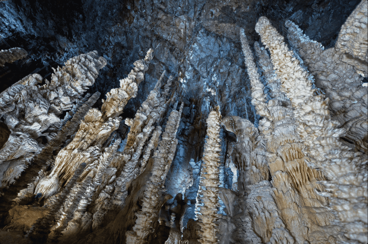 stalagmite grotte Lozère Aven Armand