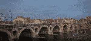 emily in paris netflix toulouse