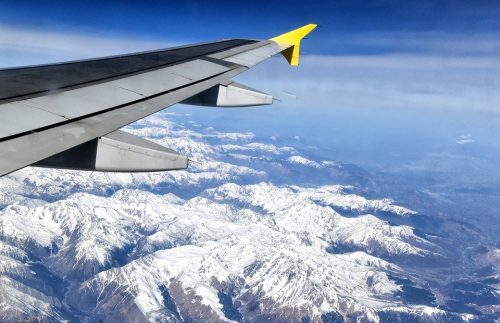 voyages Europe Covid hiver avion aile nuages montagnes alpes airs vol ciel