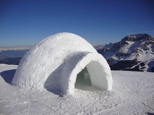 igloo neige montagne