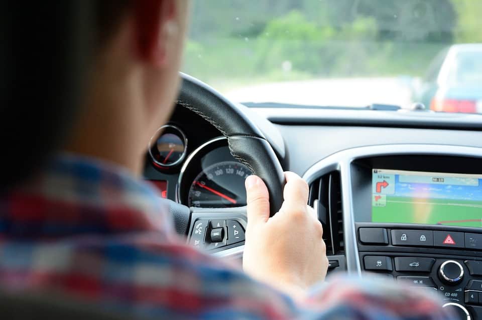 réduire consommation carburant volant voiture conducteu