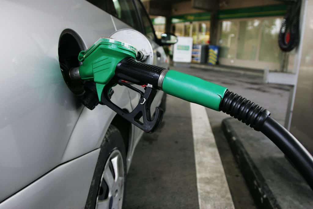 pompe station essence essence carburant