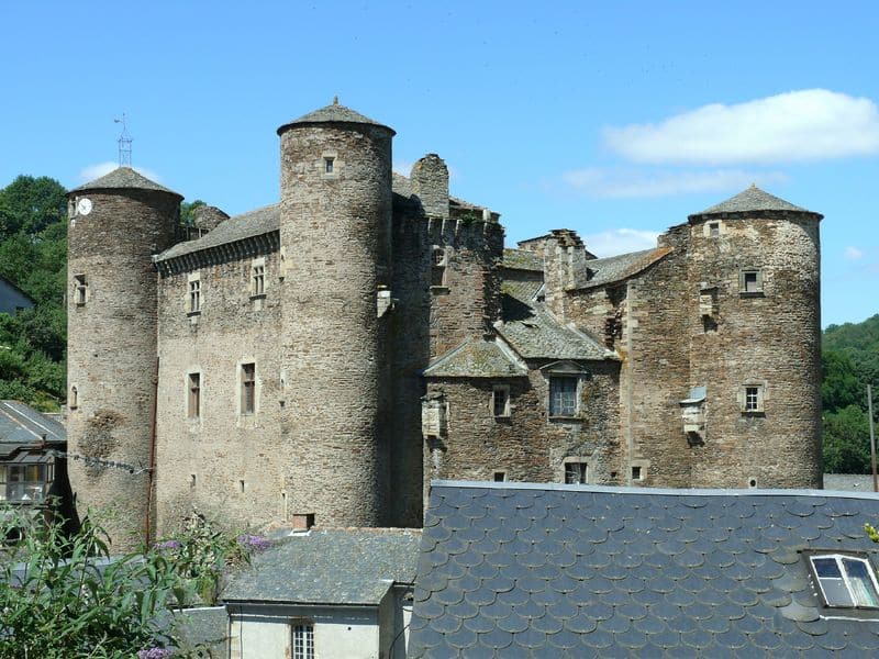 château Coupiac Aveyron vacances Pâques