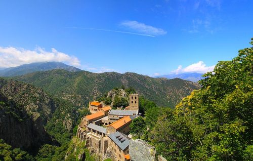 abbaye Saint-Martin-du-Canigou Pyrénées-Orientales Monument préféré Français