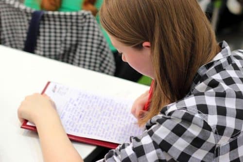 études courtes jeunes Occitanie étudiant lycée dictée