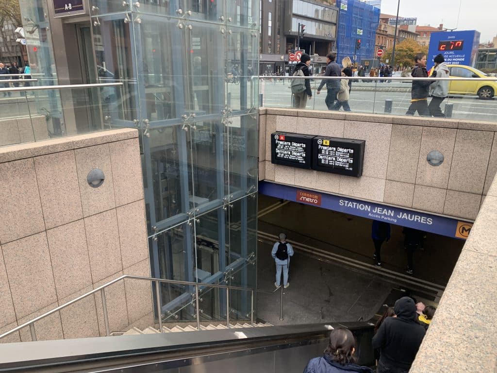 métro Toulouse Tisséo Jean-Jaurès ligne A B station déplacements transports en commun grève