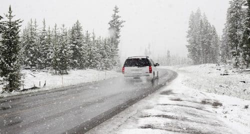 équipements hiver Lozère route neige froid voiture pneus