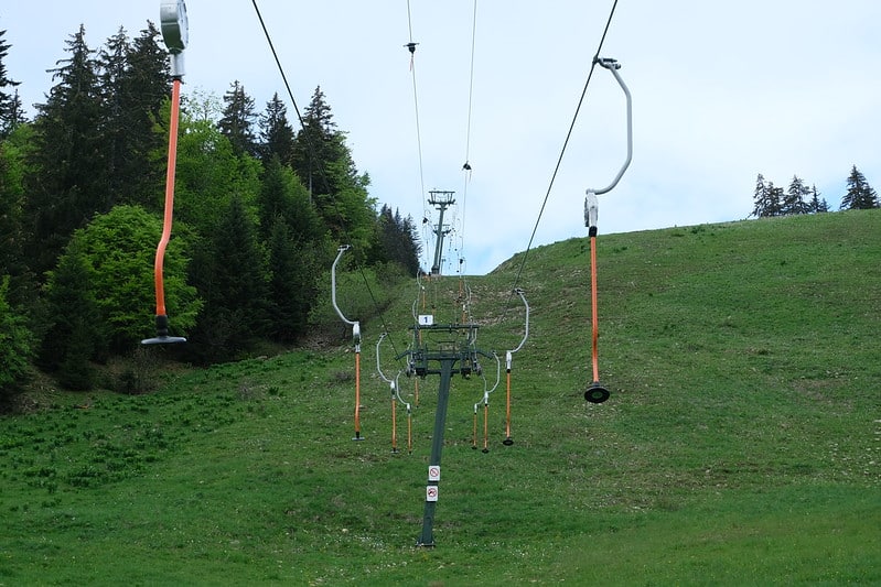 stations ski Pyrénées fermé manque de neige téléski montagne l'Aigle