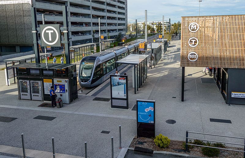 Tramway T2 aéroport Toulouse Blagnac arrêt