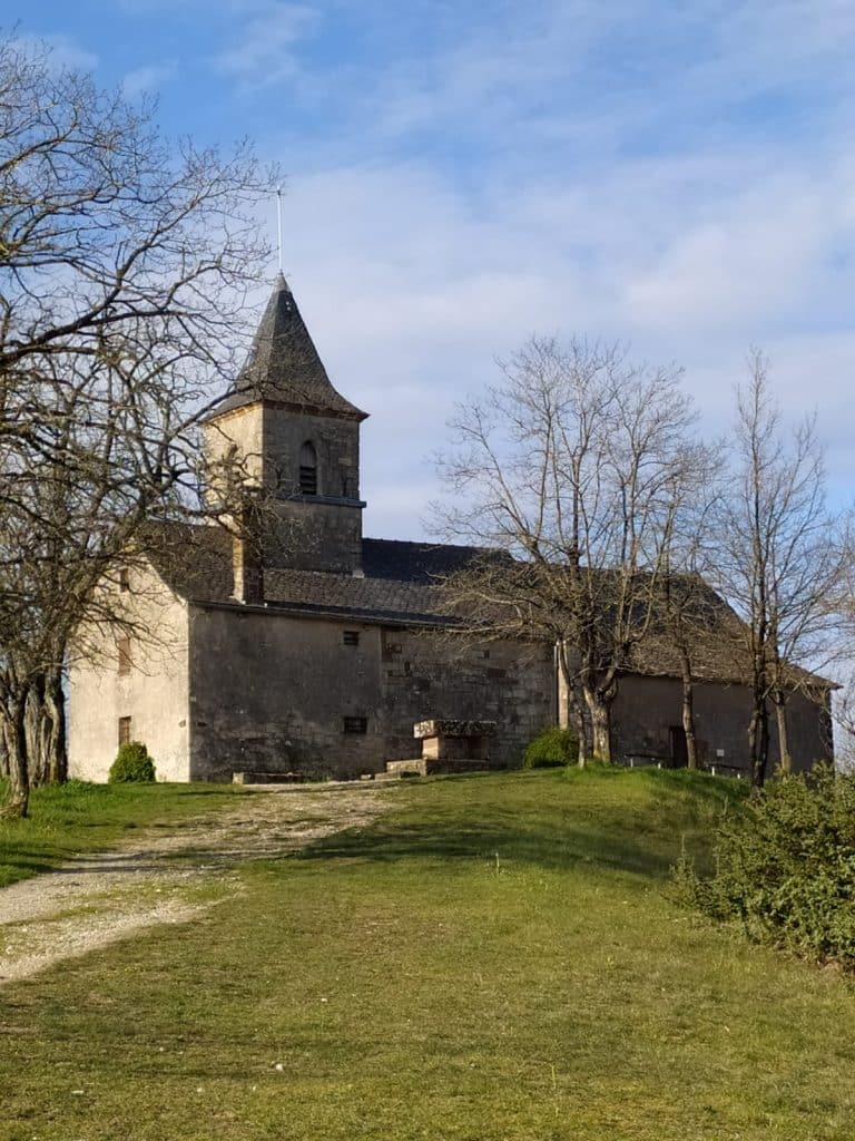 église de Saint-Jean-Le-Froid en Aveyron