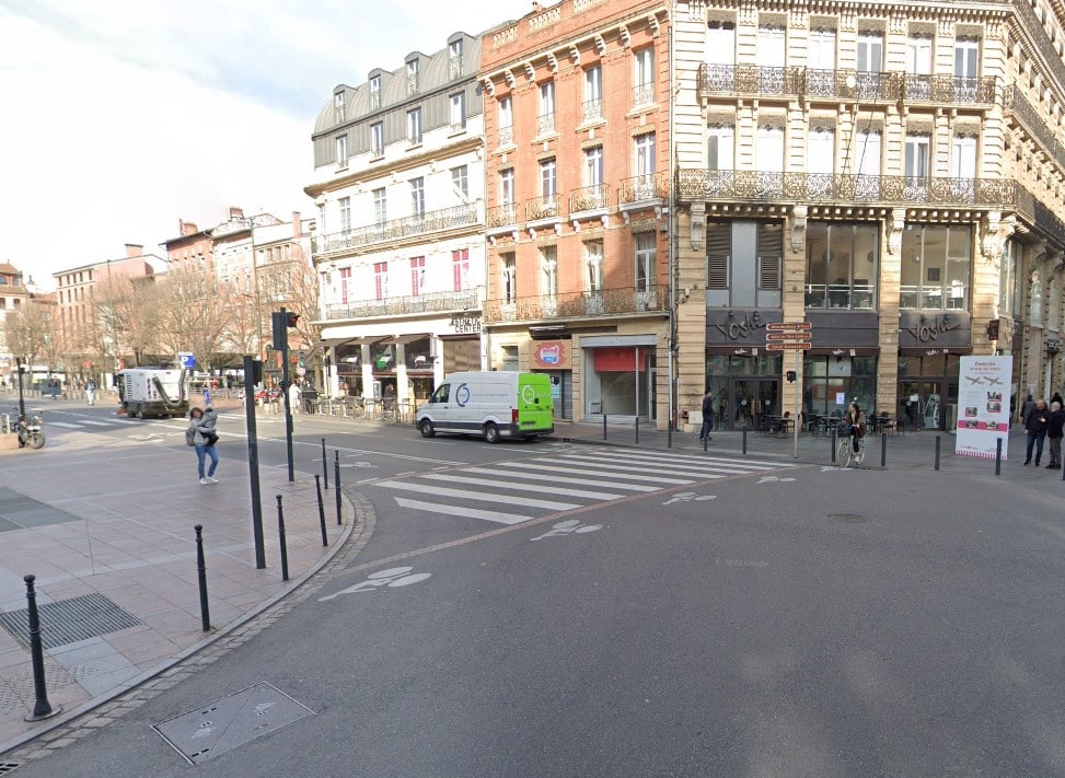 feu jaune toulouse