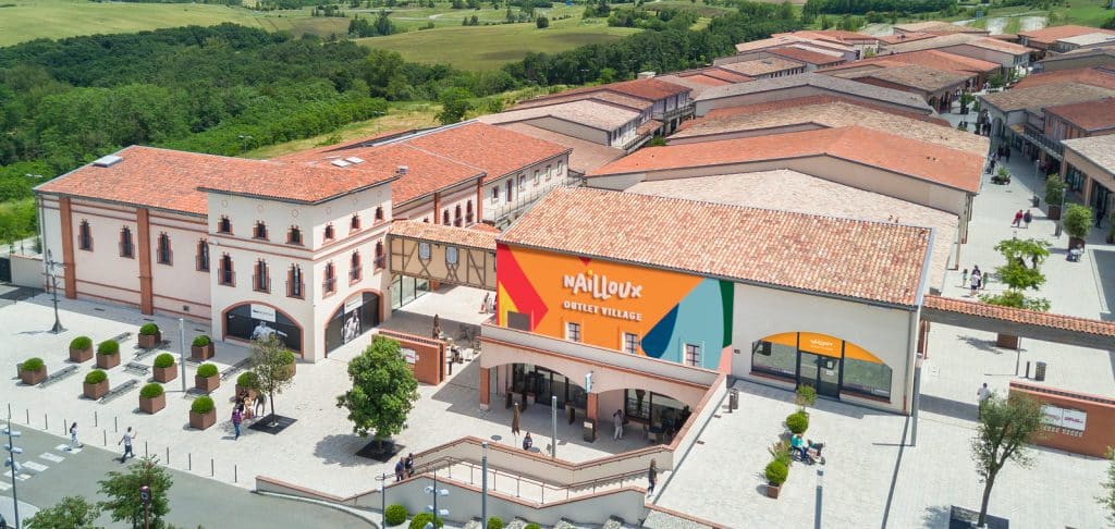 nailloux outlet village