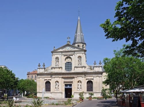 Rueil-Malmaison place Église