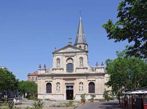 Rueil-Malmaison place Église