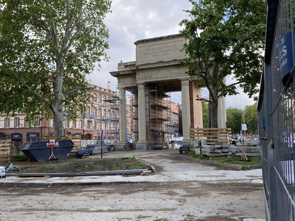 Toulouse monument morts circulation