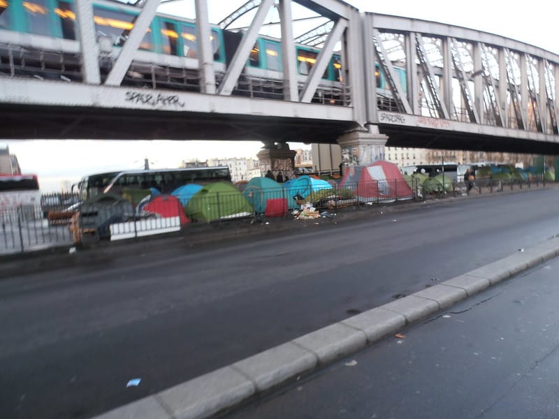 camp migrants paris