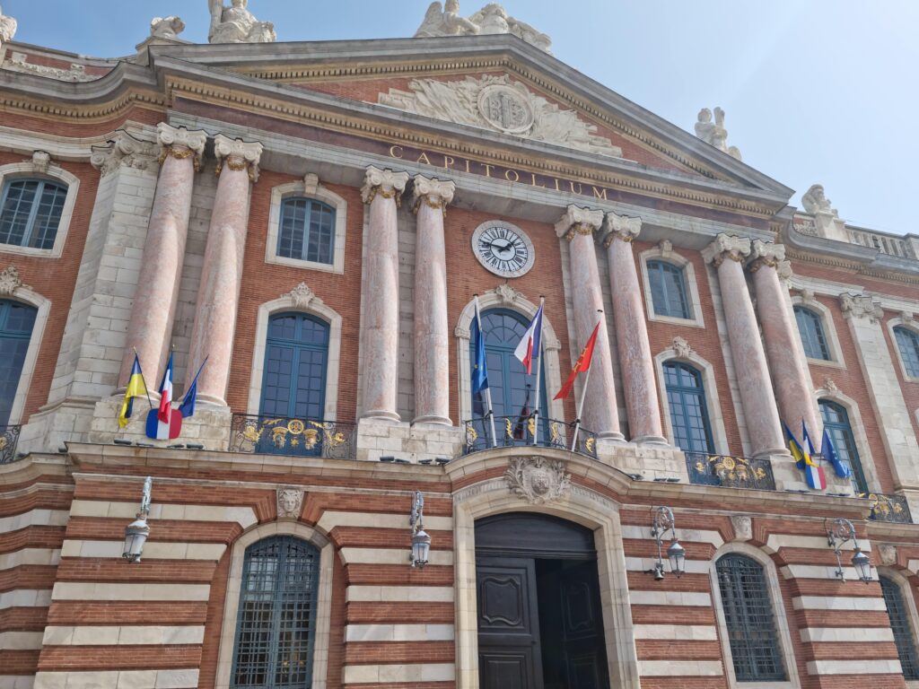 Toulouse mairie militants 