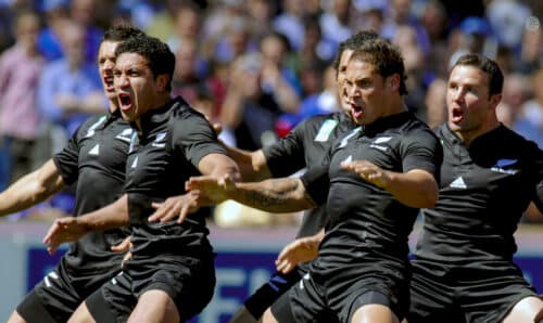 Luke McAlister durant le haka en 2007