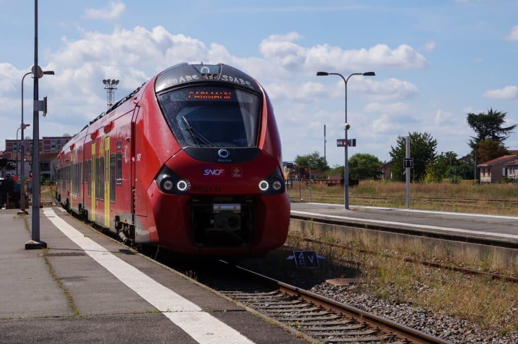 circulation trains Nîmes Clermont-Ferrand