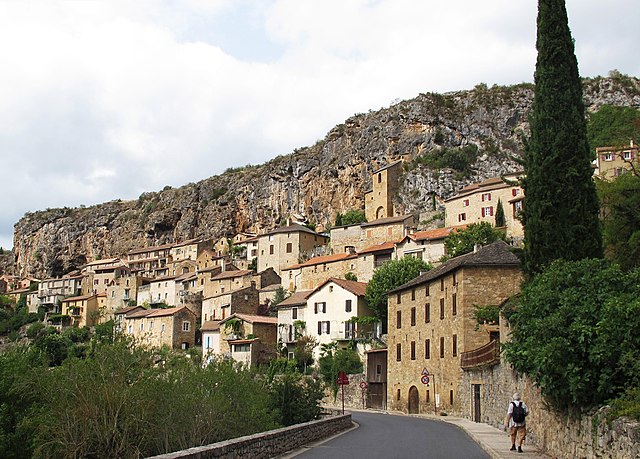 beau village peyre aveyron