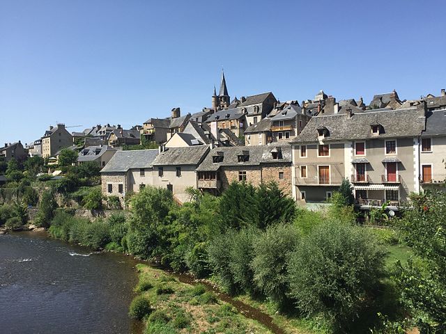 beau village Saint-Côme-d'Olt Aveyron